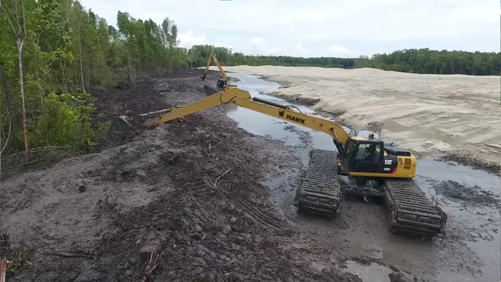 Wetlands and Canal Projects Shaping Low-Impact Dredging Approaches